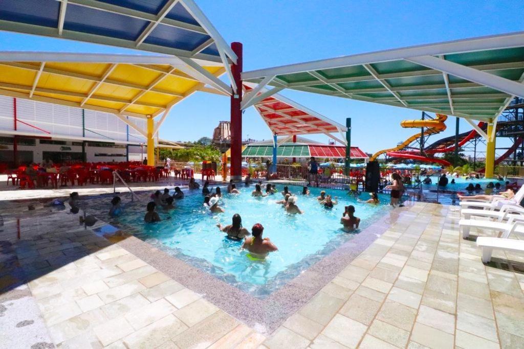 Spazzio Diroma Acqua Park Luxo - Parque Aquatico Incluso Apartamento Caldas Novas